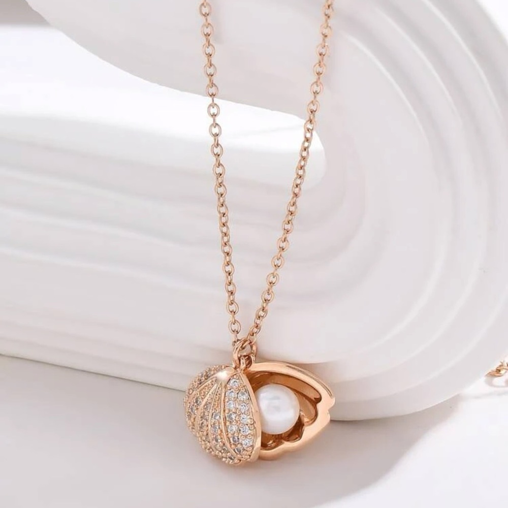 3/$30 NEW! Rhinestone Shell Pearl Pendant Necklace Rose Gold Crystal Boho